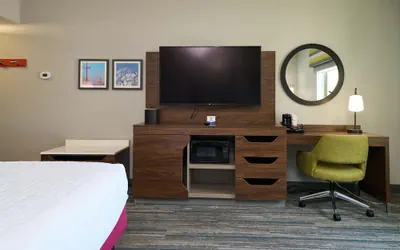 Photo 3 - Hampton Inn & Suites Salinas