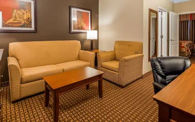 Photo 5 - Best Western Plus Easton Inn & Suites