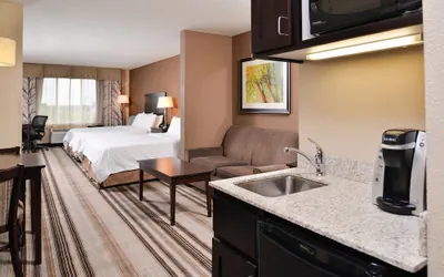 Photo 4 - Holiday Inn Express & Suites Emporia Northwest by IHG