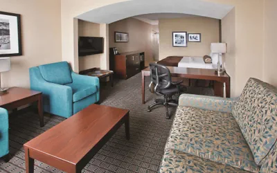 Photo 5 - La Quinta Inn & Suites by Wyndham Bellingham