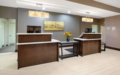 Photo 3 - La Quinta Inn & Suites by Wyndham Bellingham