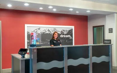 Photo 5 - Hampton Inn & Suites Roanoke Airport