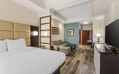 Photo 2 - Best Western Plus JFK Inn & Suites