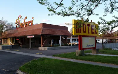 Photo 2 - Safari Motel