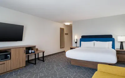 Photo 4 - Hampton Inn Detroit/Southgate
