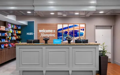Photo 3 - Hampton Inn Detroit/Southgate
