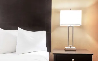 Photo 5 - La Quinta Inn & Suites by Wyndham Beeville