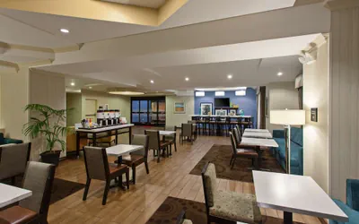 Photo 4 - Hampton Inn Los Angeles Int'l Airport/Hawthorne