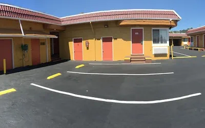 Photo 3 - Harris Motel