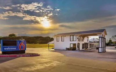 Photo 2 - Motel 6 Bryan, TX - College Station