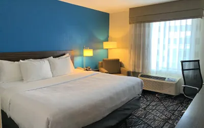 Photo 5 - SureStay by Best Western Cambridge