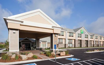 Photo 2 - Holiday Inn Express & Suites Willmar by IHG