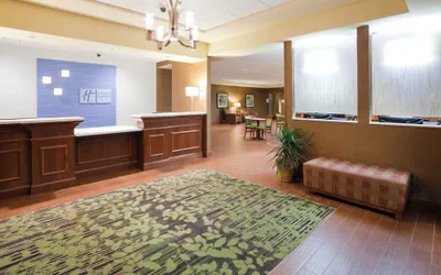 Holiday Inn Express & Suites Willmar by IHG