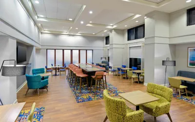 Photo 4 - Hampton Inn & Suites Pensacola/Gulf Breeze