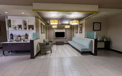 Photo 4 - La Quinta Inn & Suites by Wyndham Durant