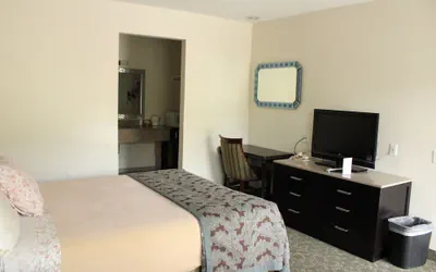 Photo 5 - American Travel Inn