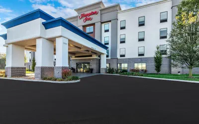 Photo 2 - Hampton Inn Middletown