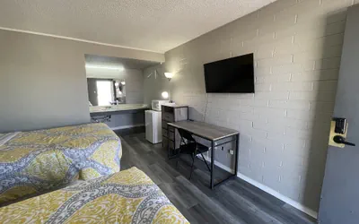 Photo 5 - Belle-Aire Motel