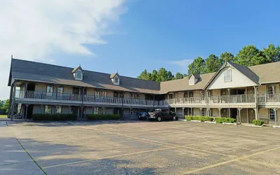 Photo 2 - Victorian Inn