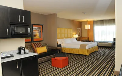 Photo 2 - Holiday Inn Express Covington-Madisonville by IHG