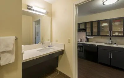 Photo 4 - Candlewood Suites Midwest City by IHG