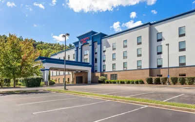 Photo 2 - Hampton Inn Huntington University Area