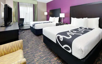 Photo 5 - La Quinta Inn & Suites by Wyndham Jourdanton - Pleasanton