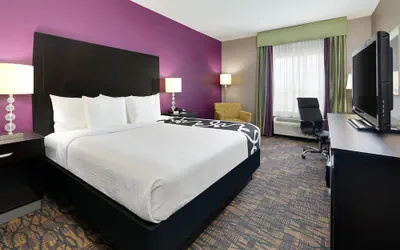 Photo 4 - La Quinta Inn & Suites by Wyndham Jourdanton - Pleasanton