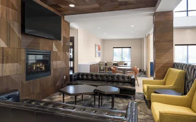 Photo 2 - Holiday Inn Express Hotel & Suites Belgrade by IHG