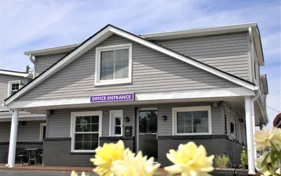 Photo 2 - HavenPointe Inn & Suites
