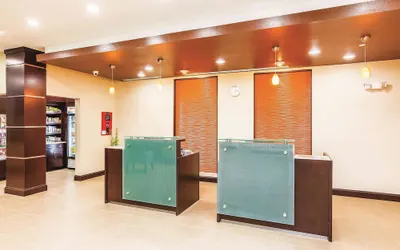 Photo 3 - La Quinta Inn & Suites by Wyndham Cotulla