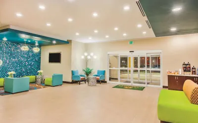 Photo 5 - La Quinta Inn & Suites by Wyndham Cotulla