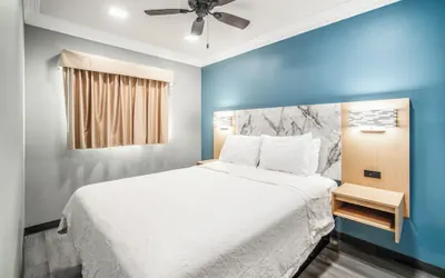 Photo 5 - Pacific Inn & Suites