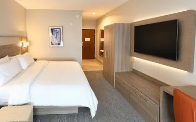 Photo 5 - Holiday Inn Express Kenedy by IHG