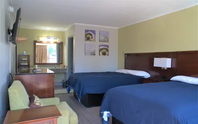 Photo 3 - Eastern Shore Motel