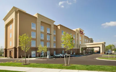 Photo 2 - Hampton Inn & Suites Buffalo Airport