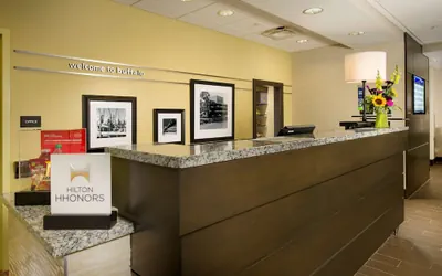 Photo 5 - Hampton Inn & Suites Buffalo Airport