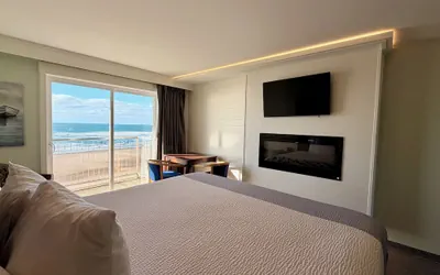 Photo 2 - The Sandcastle Beachfront Hotel