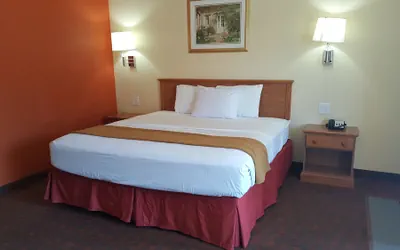 Photo 2 - Travelodge by Wyndham Lubbock