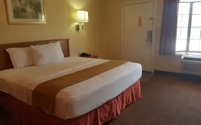 Photo 3 - Travelodge by Wyndham Lubbock