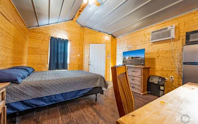Photo 5 - Horseshoe Lodges Cabins & RV Park