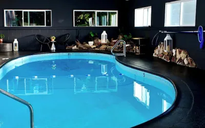 Photo 2 - Sierra Blue Hotel & Swim Club