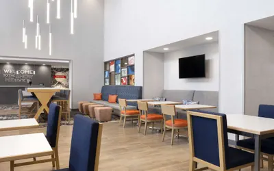 Photo 2 - Hampton Inn & Suites St. Charles Old Town Area