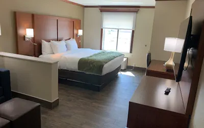 Photo 5 - Comfort Suites West Monroe near Ike Hamilton Expo Center