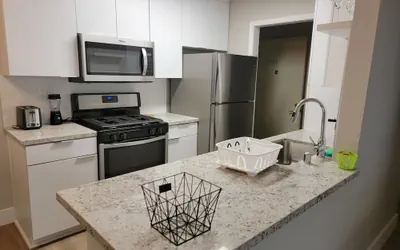 Photo 5 - Hollywood Cosmopolitan Apartments
