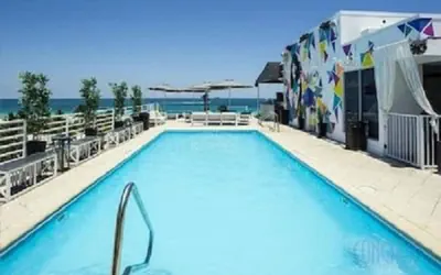 Photo 2 - Ocean Drive Studios Beach Front