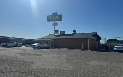 Photo 2 - Airport Motel