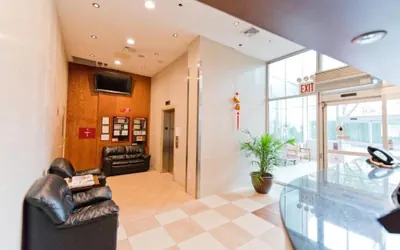 Photo 3 - Dynasty Hotel and Suites New York LaGuardia Hotel