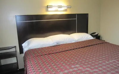 Photo 4 - Dynasty Hotel and Suites New York LaGuardia Hotel