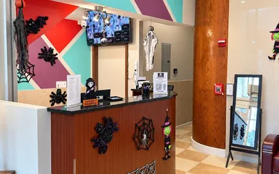 Photo 2 - Dynasty Hotel and Suites New York LaGuardia Hotel